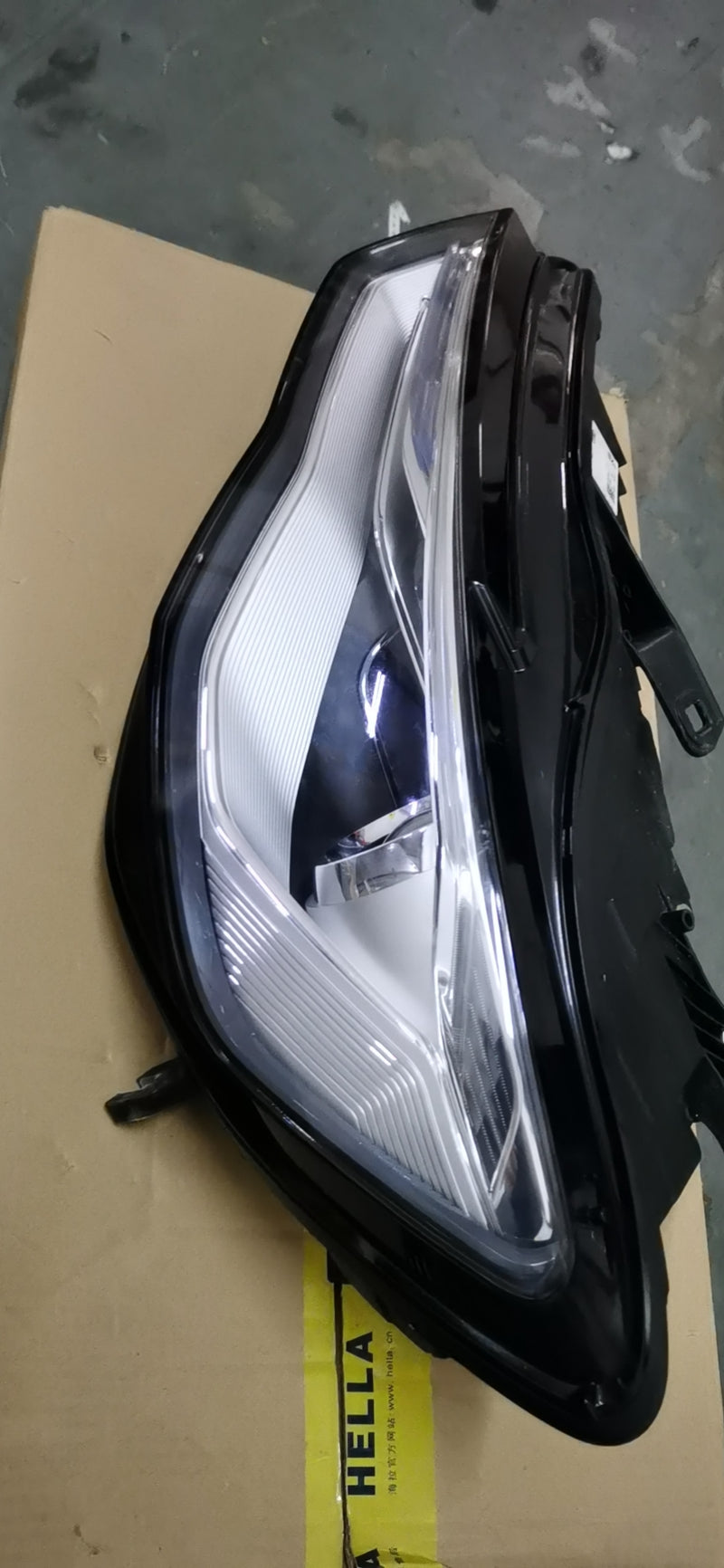 Load image into Gallery viewer, SENP AUTO PARTS Headlight For AUDI OEM 4GD 941 005 B